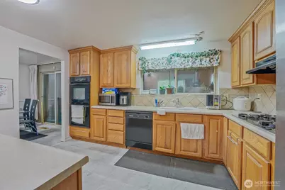 7918 Timber Hill Drive, Everett, WA 98203 - Photo 3