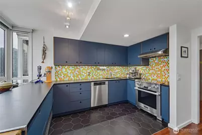 2125 1st Avenue #1702, Seattle, WA 98121 - Photo 13