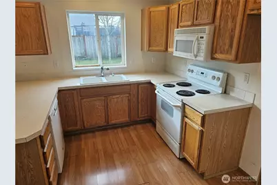 9814 Greenleaf Loop SE, Yelm, WA 98597 - Photo 11