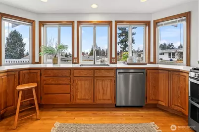 928 N Heatherwood W, Tacoma, WA 98406 - Photo 5