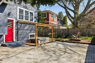 749 N 76th St, Seattle, WA 98103 - Photo 37