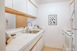 7000 Cleopatra Pl NW, Seattle, WA 98117 - Photo 11