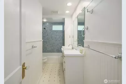 2616 Franklin Avenue E, Seattle, WA 98102 - Photo 15