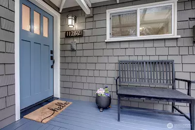 11262 Riviera Place NE, Seattle, WA 98125 - Photo 3