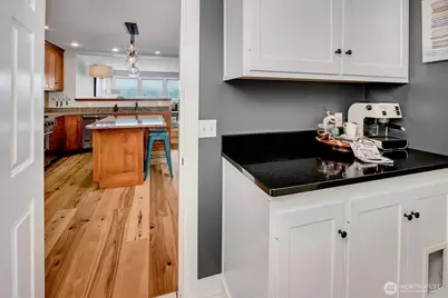 11262 Riviera Place NE, Seattle, WA 98125 - Photo 15