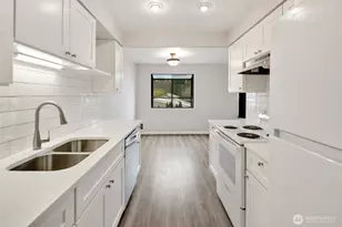 12300 33rd Ave NE, Seattle, WA 98125 - Photo 17