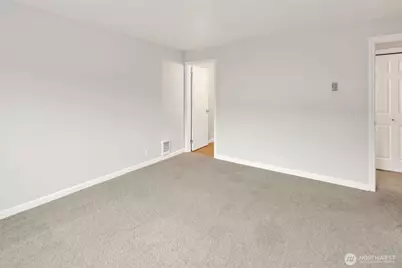 12300 33rd Avenue NE #202, Seattle, WA 98125 - Photo 21