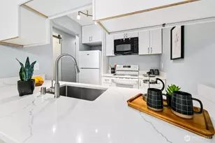 8515 242nd St SW, Edmonds, WA 98026 - Photo 5