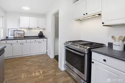 1215 W Armour Street, Seattle, WA 98119 - Photo 11