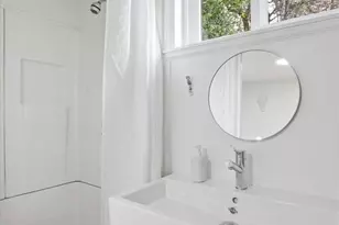 1215 W Armour St, Seattle, WA 98119 - Photo 19