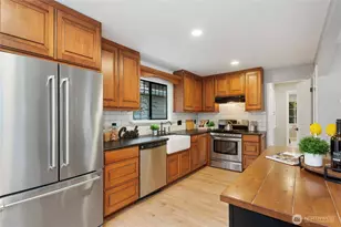 10726 Sand Point Way NE, Seattle, WA 98125 - Photo 15