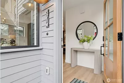 3714 Bagley Avenue N, Seattle, WA 98103 - Photo 3