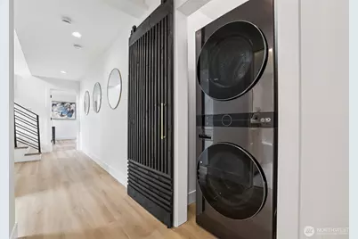 3714 Bagley Avenue N, Seattle, WA 98103 - Photo 25