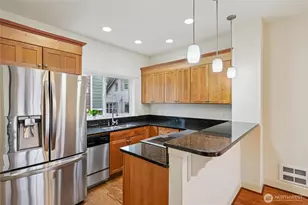 2814 E Spring St, Seattle, WA 98122 - Photo 13