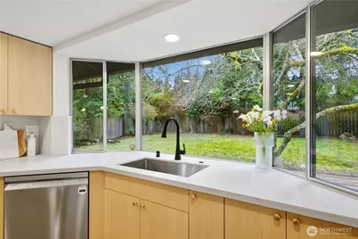 14318 117th Place NE, Kirkland, WA 98034 - Photo 17