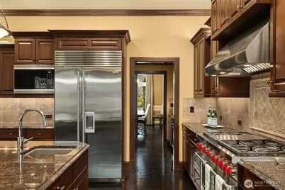 955 211th Place SE, Sammamish, WA 98075 - Photo 13