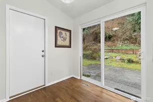 815 NE 200th St, Shoreline, WA 98155 - Photo 13