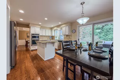 24504 SE 42nd Pl, Sammamish, WA 98029 - Photo 9