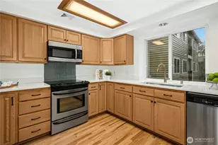 726 N 94th St, Seattle, WA 98103 - Photo 7