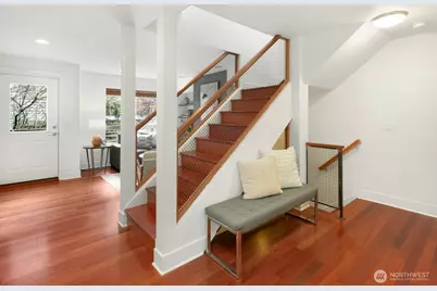 921 N 35th St #B, Seattle, WA 98103 - Photo 3