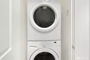 921 N 35th St, Seattle, WA 98103 - Photo 21