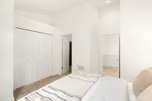 921 N 35th St, Seattle, WA 98103 - Photo 15