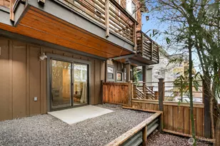 921 N 35th St, Seattle, WA 98103 - Photo 23