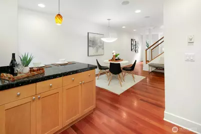 921 N 35th St #B, Seattle, WA 98103 - Photo 9