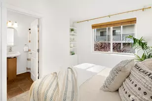 921 N 35th St, Seattle, WA 98103 - Photo 13