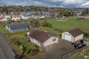 304 Oak St, Aberdeen, WA 98520 - Photo 1