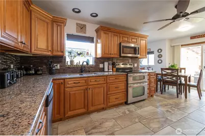 304 Oak Street, Aberdeen, WA 98520 - Photo 5