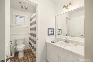 672 Madison Ave N, Bainbridge Island, WA 98110 - Photo 19