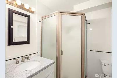 672 Madison Avenue N, Bainbridge Island, WA 98110 - Photo 29