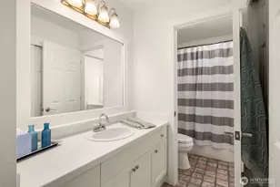 672 Madison Ave N, Bainbridge Island, WA 98110 - Photo 23