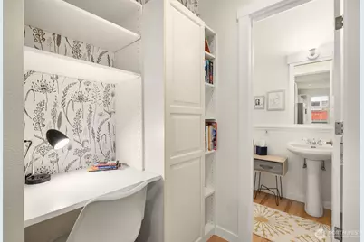 672 Madison Avenue N, Bainbridge Island, WA 98110 - Photo 17