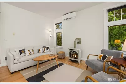 672 Madison Avenue N, Bainbridge Island, WA 98110 - Photo 5