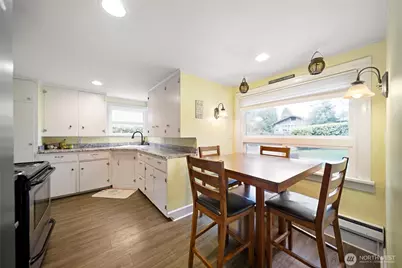 3704 W Arsenal Way, Bremerton, WA 98312 - Photo 9