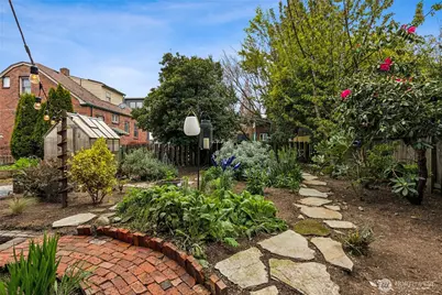 8042 11th Avenue NW, Seattle, WA 98117 - Photo 35