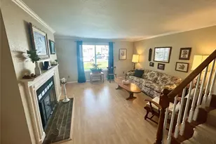 303 S 325th Ln, Federal Way, WA 98003 - Photo 3