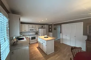 303 S 325th Ln, Federal Way, WA 98003 - Photo 5