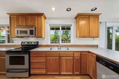 7503 212th Street SW #B102, Edmonds, WA 98026 - Photo 9