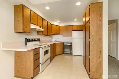 23305 Lakeview Drive #C204, Mountlake Terrace, WA 98043 - Photo 15