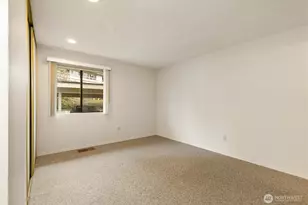 23305 Lakeview Dr, Mountlake Terrace, WA 98043 - Photo 21