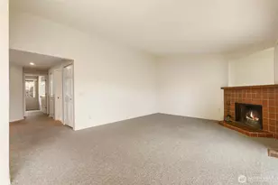 23305 Lakeview Dr, Mountlake Terrace, WA 98043 - Photo 11