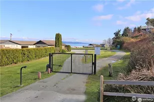 1988 Cascade View Dr, Camano Island, WA 98282 - Photo 25