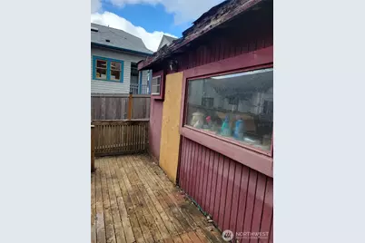 1111 NE 80th Street, Seattle, WA 98115 - Photo 9