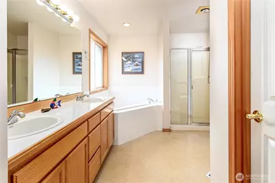 18323 10th Drive SE, Bothell, WA 98012 - Photo 11