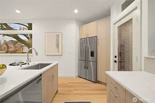 7011 9th Ave NE, Seattle, WA 98115 - Photo 13