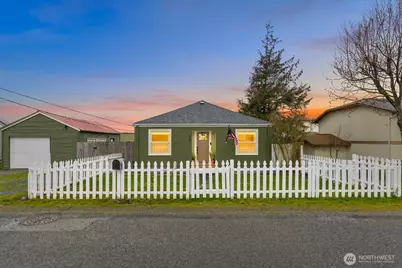 951 SE Dock Street, Oak Harbor, WA 98277 - Photo 1