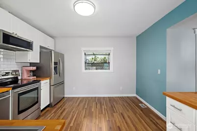 8411 48th Avenue S, Seattle, WA 98118 - Photo 9